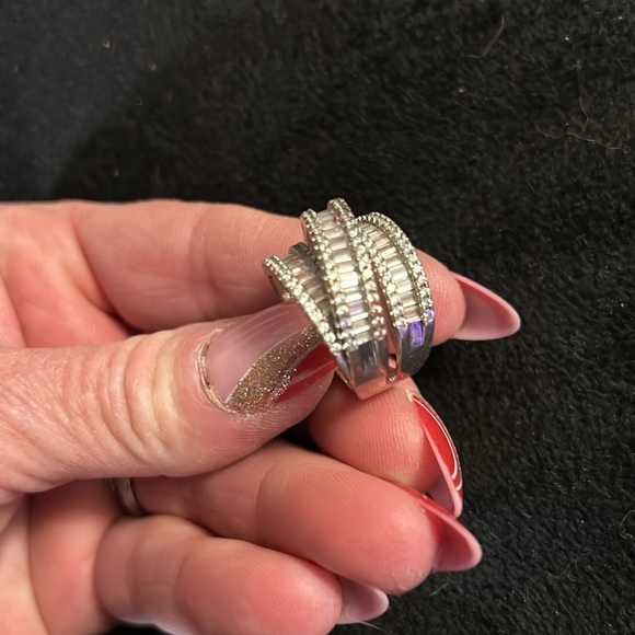 Ring - Picture 3 of 5